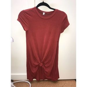 Express One Eleven tie knot tee